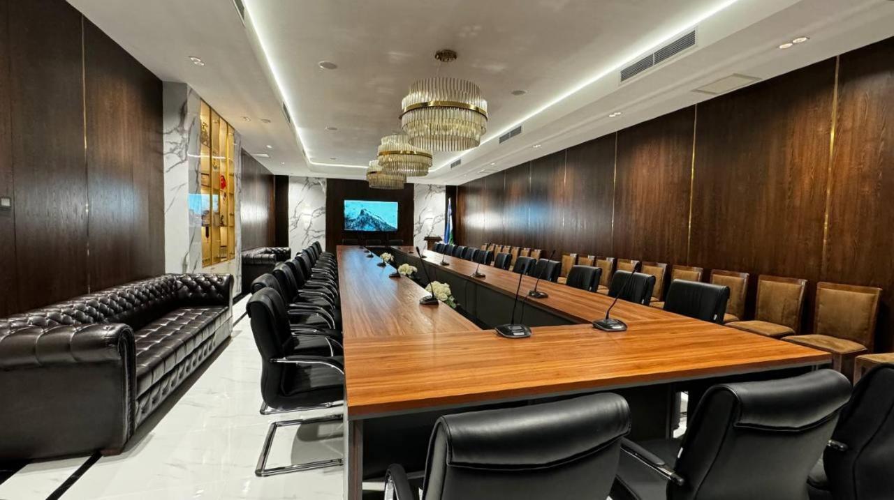 Hotel Sultan Qarshi ภายนอก รูปภาพ